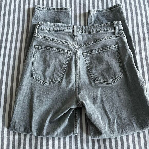 Abercrombie & Fitch Curve Love High Rise Mom Jean Gray Size 2/26 - Picture 2 of 8